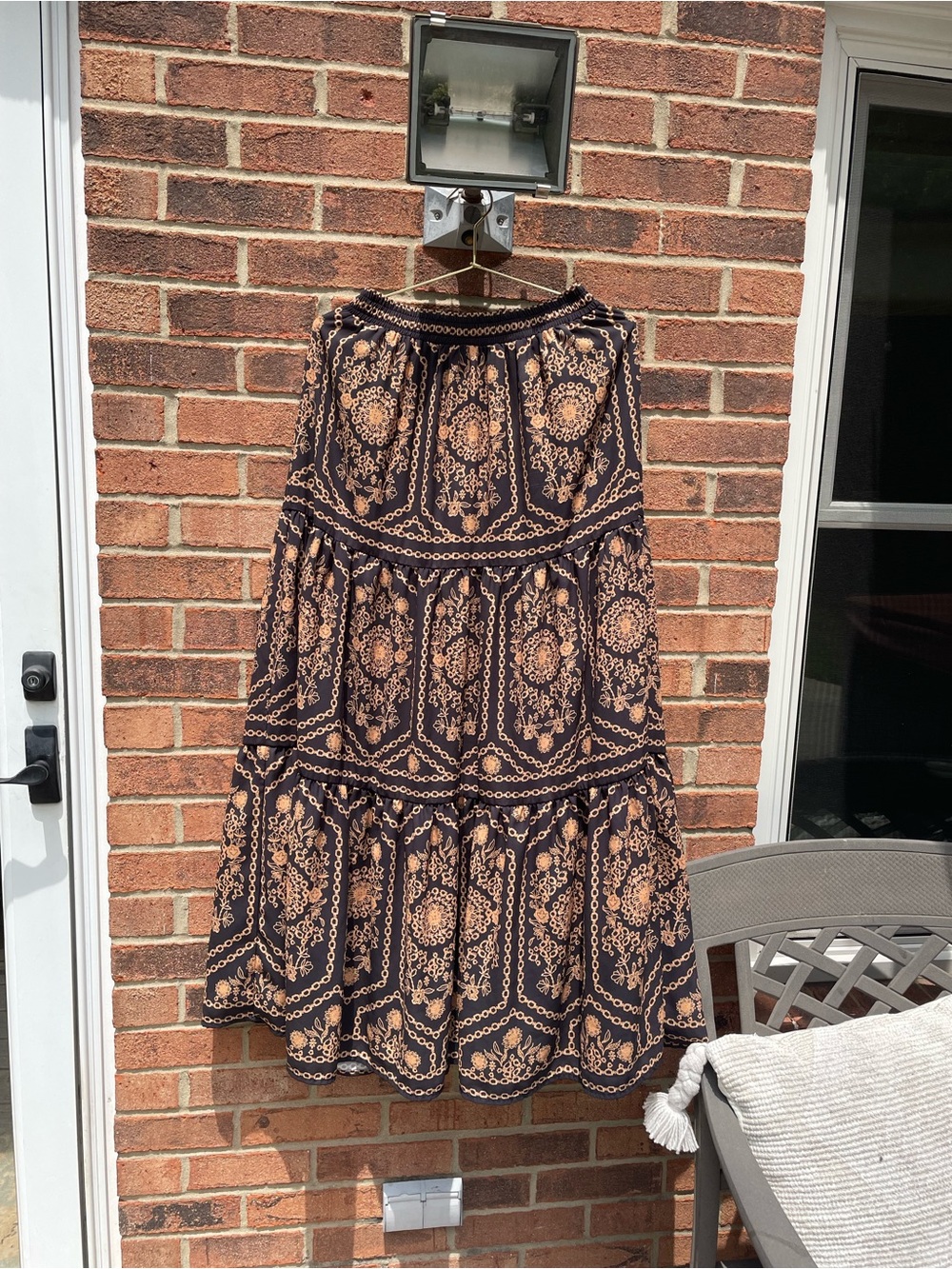 Vintage Women’s Black and Gold Printed Tiered Maxi Skirt